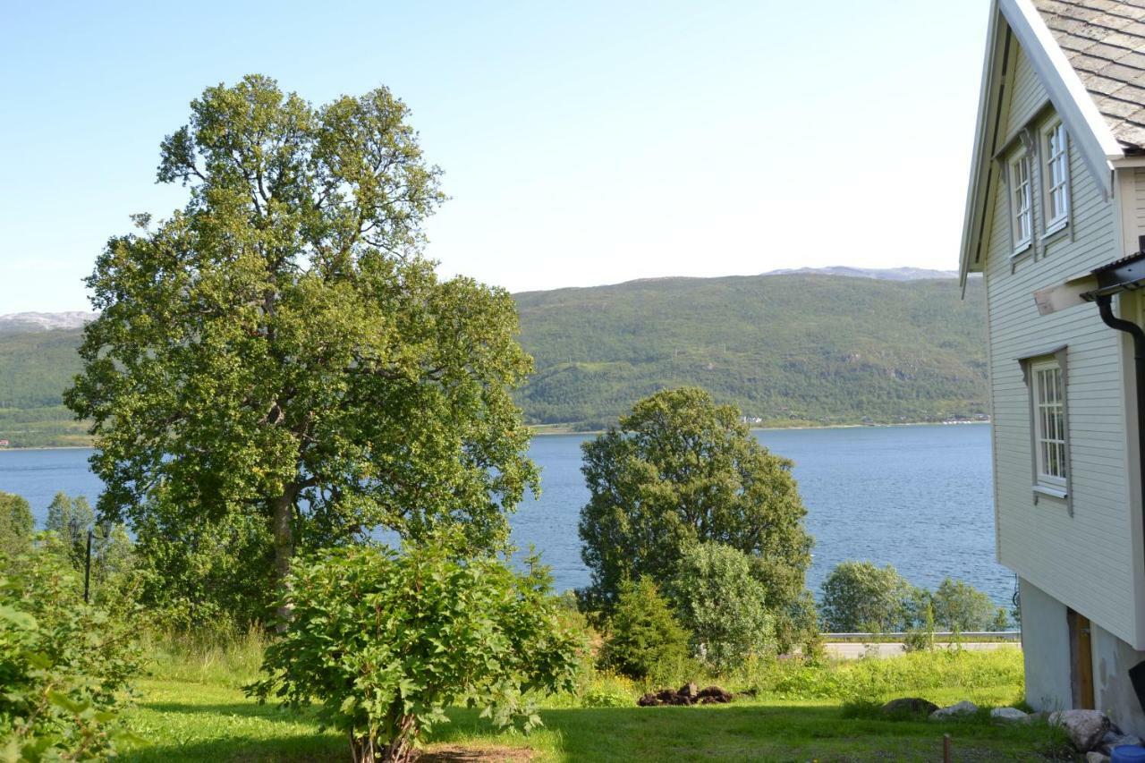 Kvaloya Lodge Futrikelv エクステリア 写真